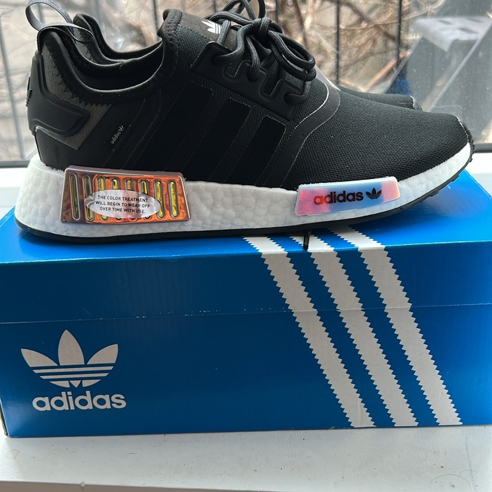 Adidas NMD R1 - NWT